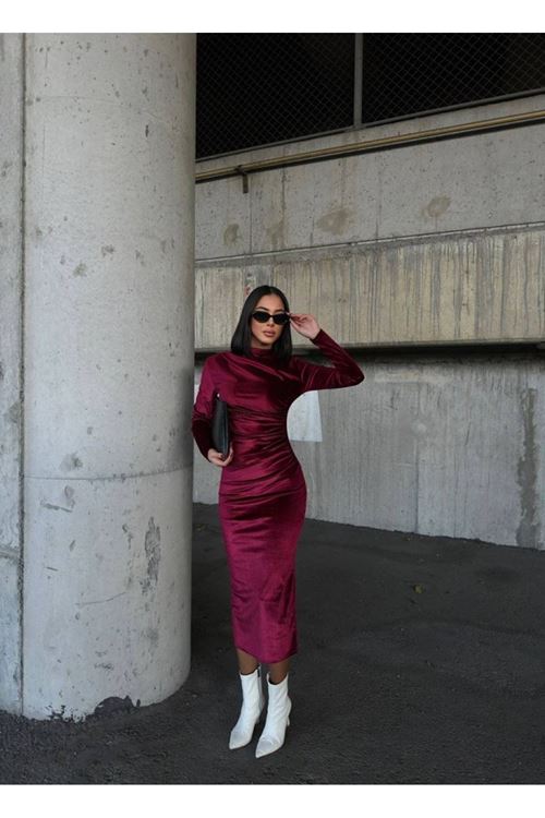 Kadın Uzun Kollu Yarım Balıkçı Yaka Büzgü Detay Kadife Kumaş Elbise