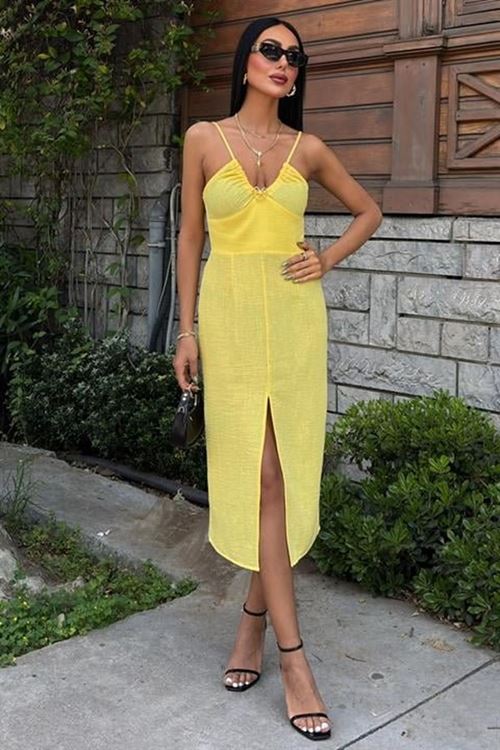 Göğsü Aksesuarlı Önü Yırtmaçlı Elbise 2899