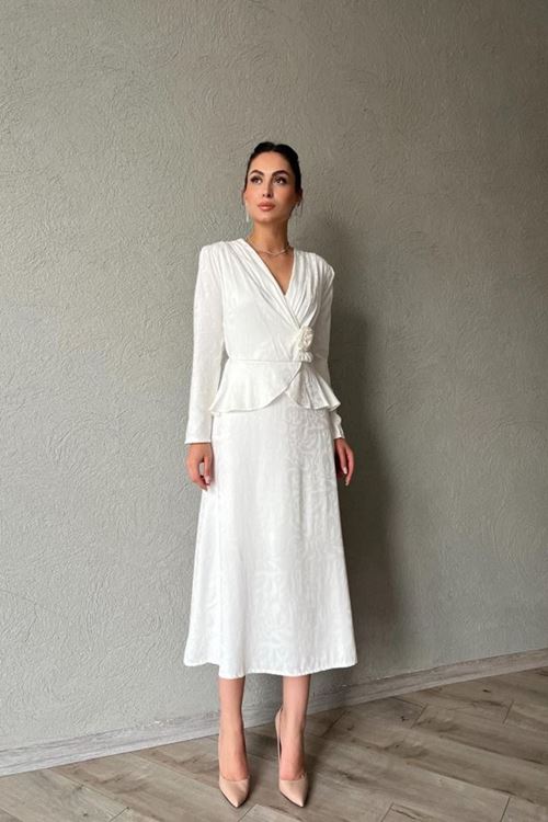 Ekru Pile Detaylı Kruvaze Elbise