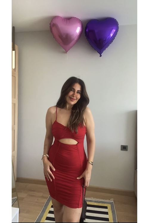 Kadın Omuz Askılı Göbek Ve Sırt Dekolteli Gipe Ve Büzgü Detay Fırsat ürün Mini Elbise