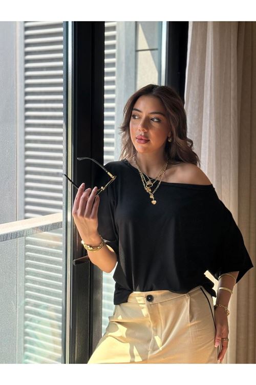 Kadın Tek Omuzu Açık Kısa Kollu Salaş Viskon Bluz