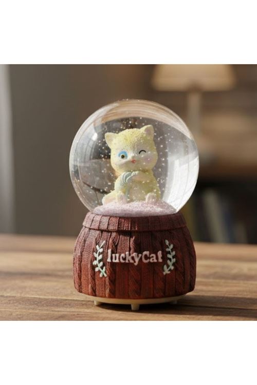 Pilli Işıklı Müzikli Kar Küresi–Şanslı Kedi Figürlü Eğlenceli Masaüstü Biblo, LED Aydınlatmalı Dekoratif Hediyelik Kar Küresi