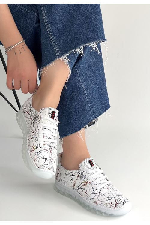 Kinte Beyaz Desenli Deri Bağcıklı Spor Ayakkabı