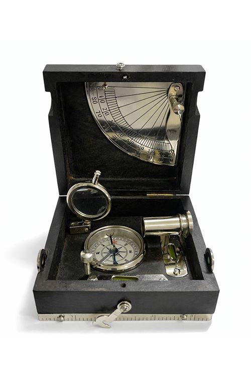 Ahşap Kutulu İşlemeli Pirinç Pusula Seti