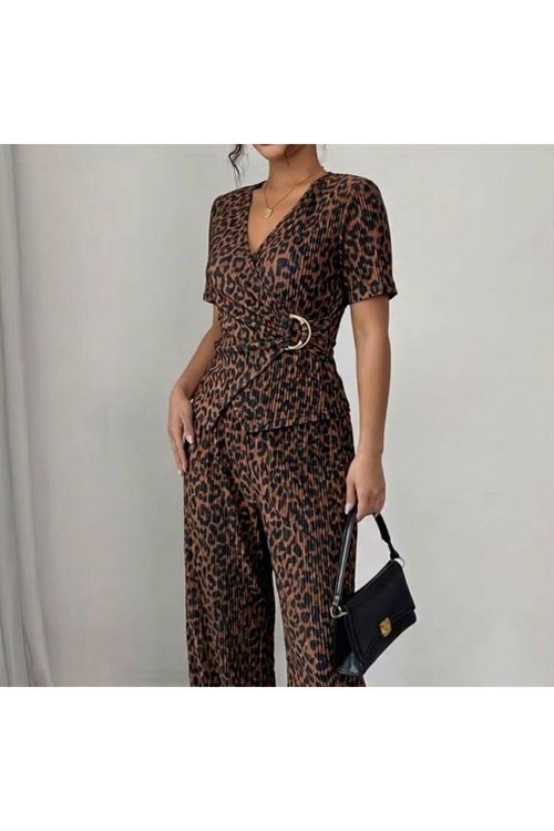 Kadın Toka Detaylı Kruvaze Takım