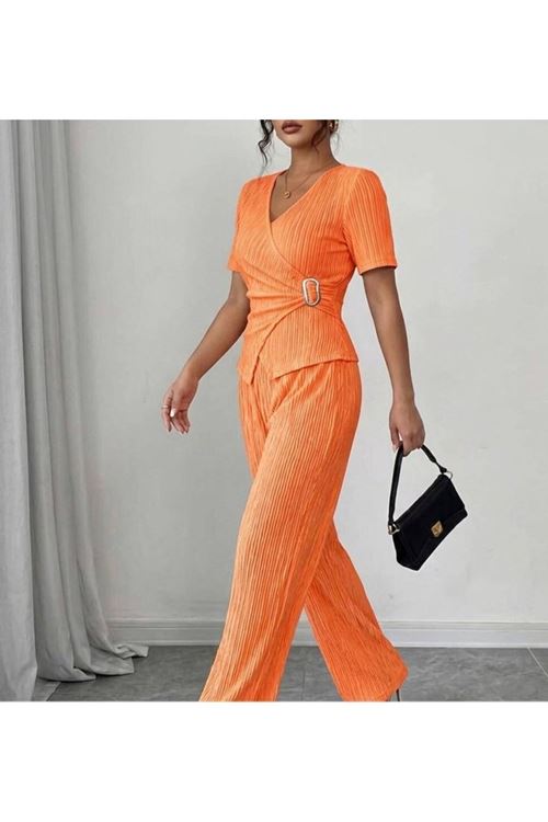 Kadın Toka Detaylı Kruvaze Takım