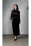 Kadı Uzun Kollu Omuzdan Büzgülü Yandan Taş Detaylı Uzun Kadife Elbise